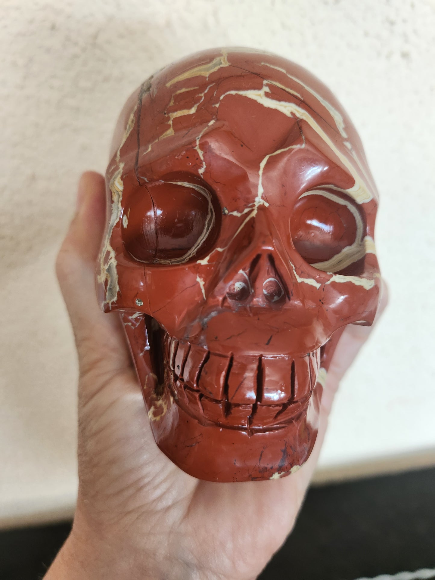 Crâne en jaspe rouge